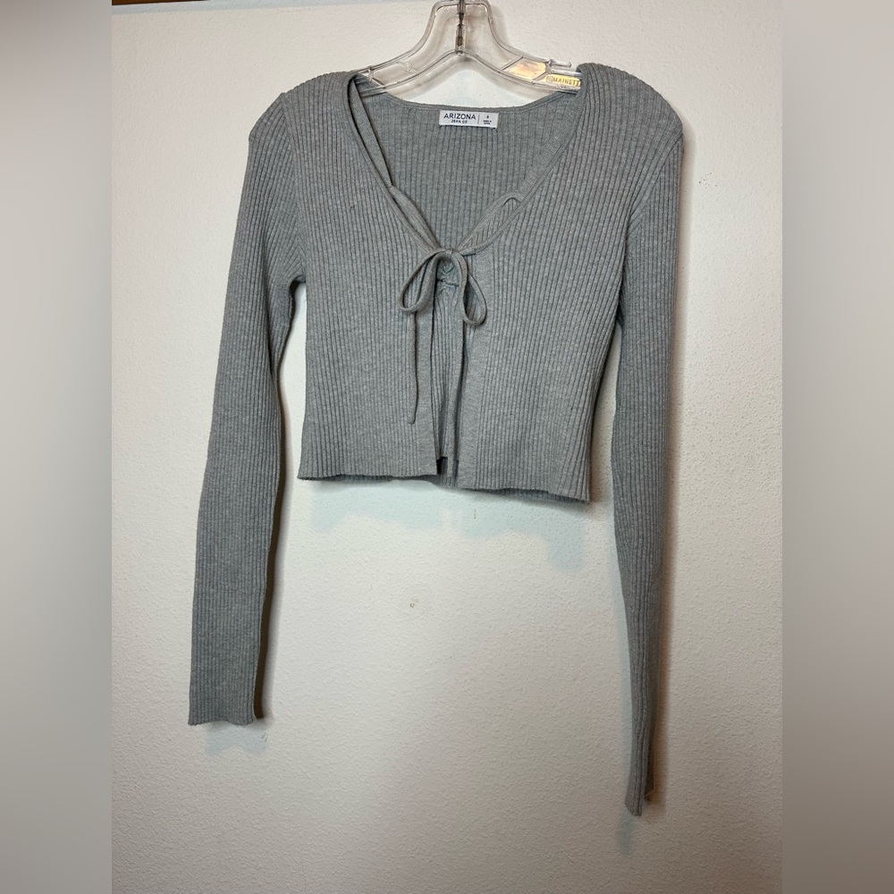Arizona Jean Co., US size small, cropped grey cardigan set.